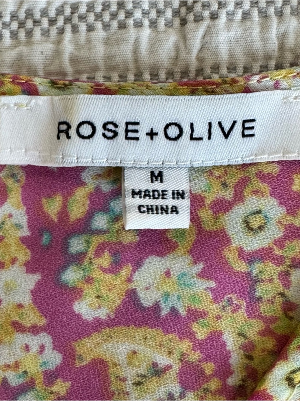 🌸 Rose & Olive Paisley Tank Top | Size Medium | High-Low Hem - Picture 4 of 9